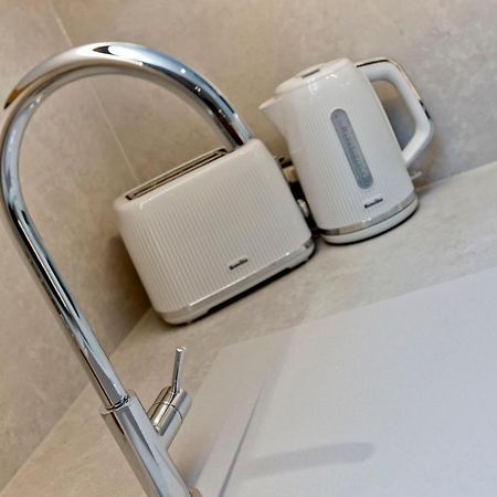 Ultra Modern, West End Village, Refurbished 1 Bed Edinburgh Dış mekan fotoğraf